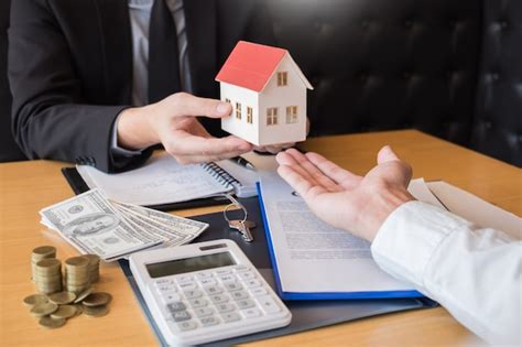 Understanding the Role and Importance of a Contract Lawyer in Real Estate Transactions